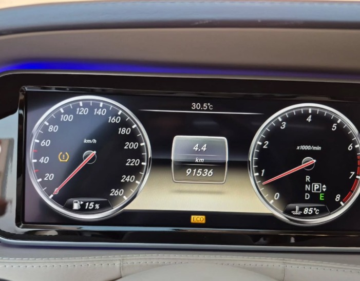 2014 MERCEDES BENZ S550 V8 White-Black AUCTION GRADE 4/B