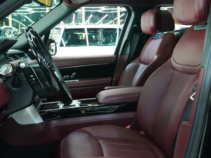 2026 Land Rover Range Rover AUTOBIOGRAPHY 8 Cylinder Black Burgundy