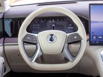 2025 Denza N9 Prestige 4-Cylinder Engine Silver White VIP SEAT