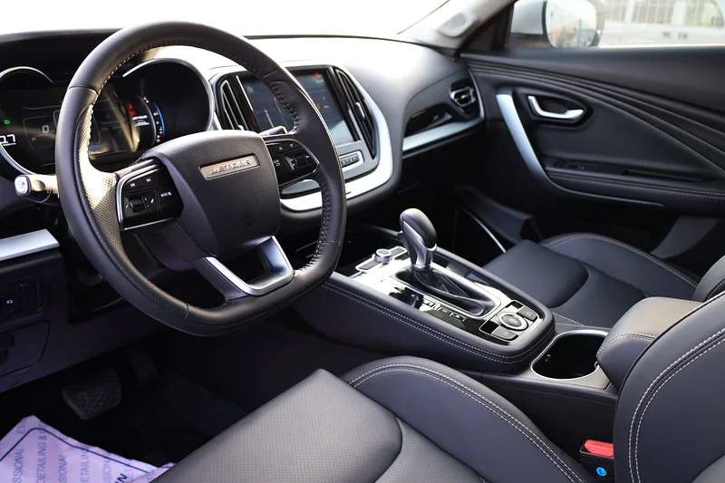 2023 Jetour X70 Comfort 4 Cylinder Engine GCC Specs White Black