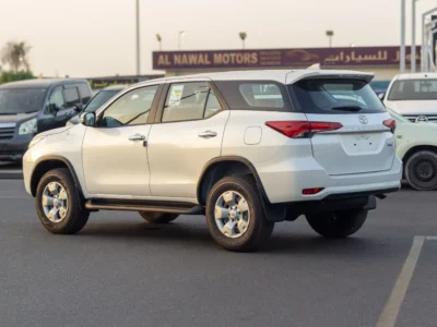 2024 Toyota Fortuner GX2 2.7 litre 4 Cylinder Engine 4WD White Tan GCC