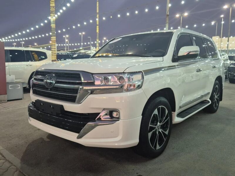 Toyota Land Cruiser VXR 5.7L 4WD GRAND TOURING 2020
