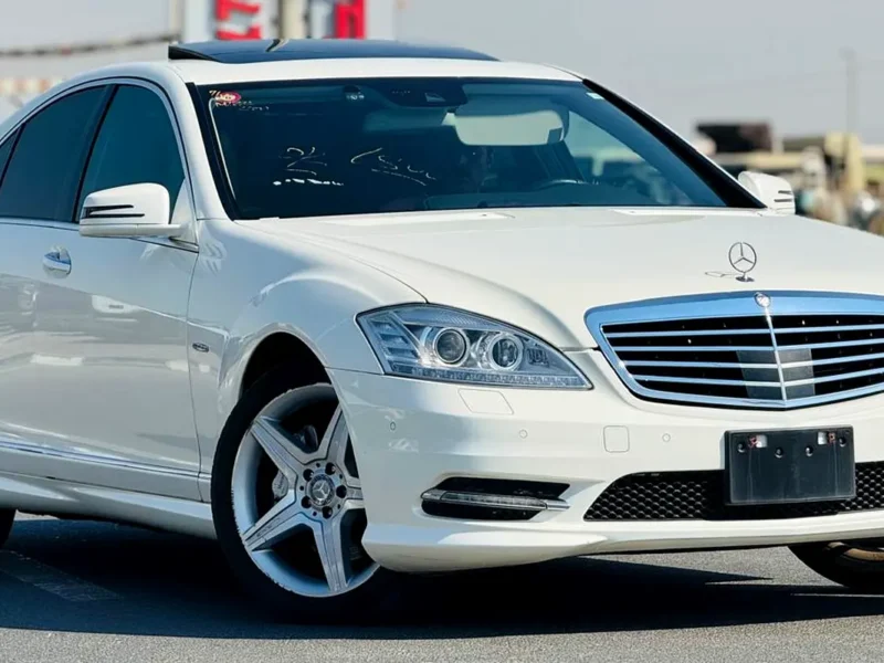 2012 Mercedes-Benz S-Class S 350 Neat and Clean Car White Black