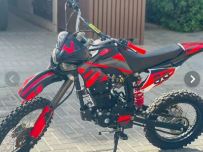 Dirt bike 200CC 4 Stroke Engine Single Cylinder Red