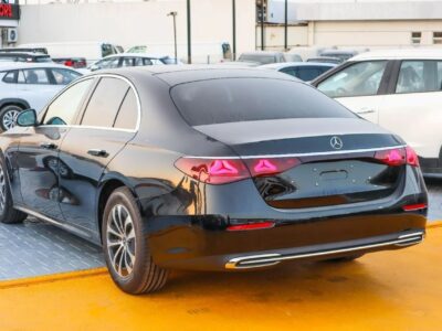 2025 Mercedes-Benz E200 2.0L Inline-4 Turbocharged Gasoline Black Beige