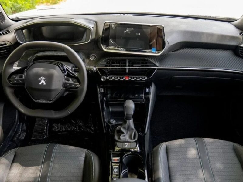 Peugeot 2008 PEUGEOT 2008 ALLURE 1.2P AT MY2023 Silver Black