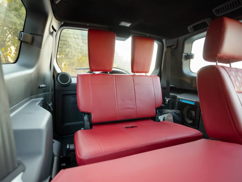 2020 Mitsubishi Pajero Signature Edition 6 Cylinder Engine GCC White Red