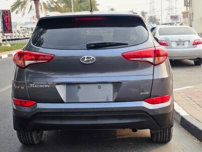 2018 Hyundai Tucson Comfort 4 Cylinder Engine SUV Grey Beige