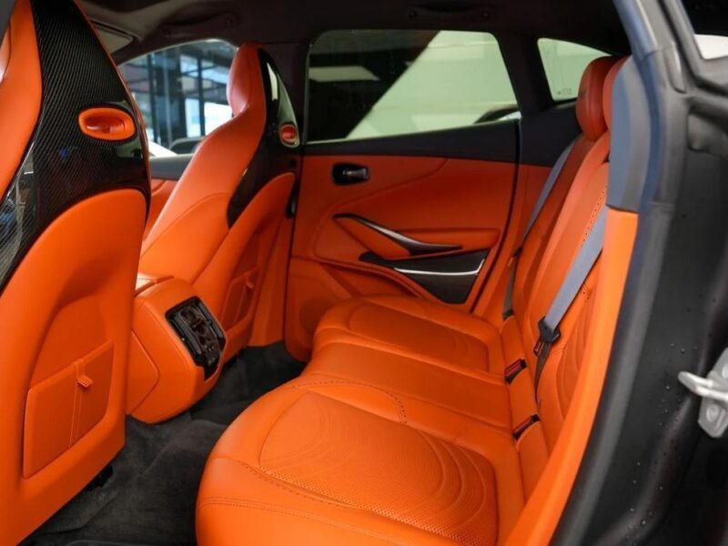 Aston Martin DBX 707 4.0L Twin-Turbo V8 2023 Ultra-High-Performance