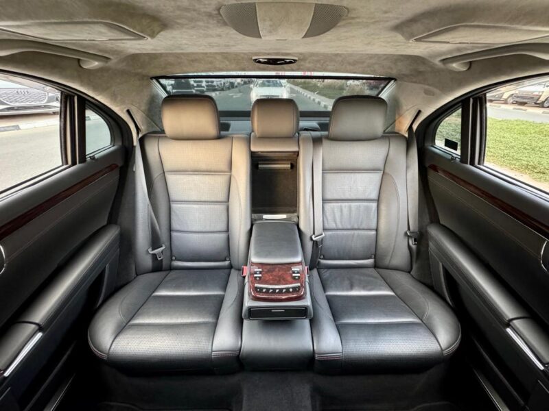 2012 Mercedes Benz S 63 AMG 5.5-liter twin-turbo V8 Engine White Black