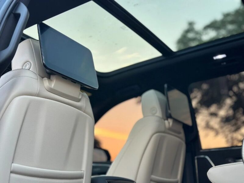 Cadillac Escalade Sport Platinum 6.2L 4WD 2023 Cadillac Escalade Black