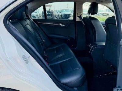 2010 Mercedes-Benz C-Class C300 6 Cylinder Engine White Black Clean Car