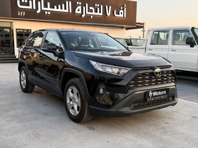 2025 Toyota RAV 4 2.0L Inline Cylinder Front Wheel Drive Black