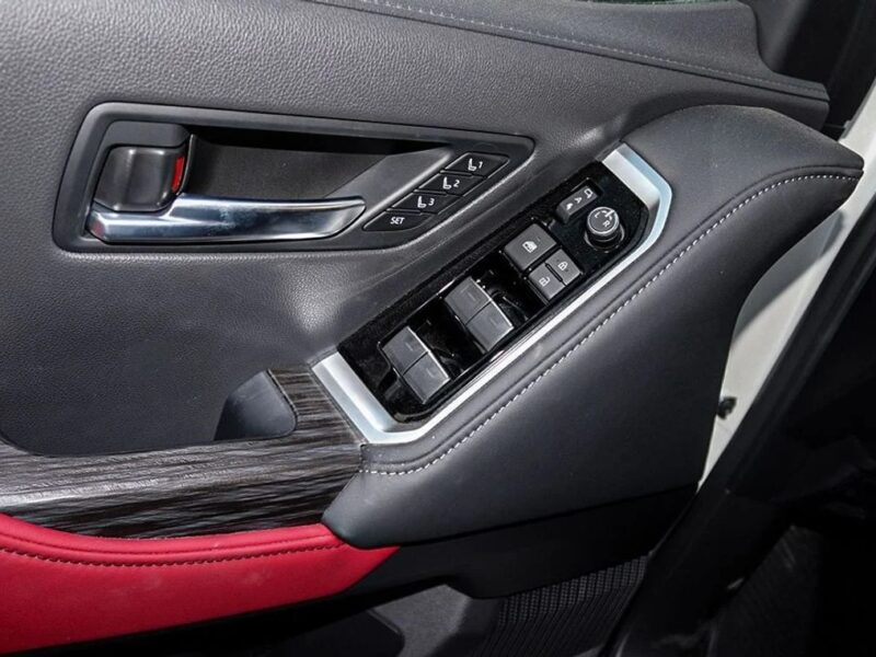 2025 Toyota Land Cruiser LC300 VXR 3.3L Turbo Diesel 4WD A/T White