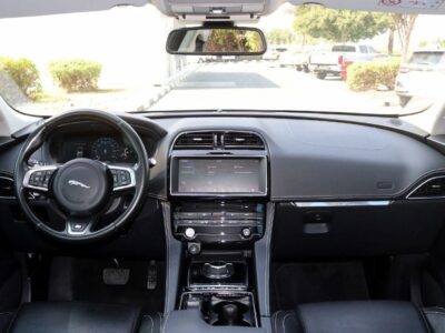 Jaguar F Pace 2018 Jaguar F-PACE R-Sport 2.0L Petrol A/T White