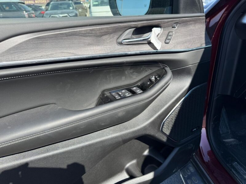 2024 Jeep Grand Cherokee Overland 3.6L 6 Cylinder Engine GCC Red Black