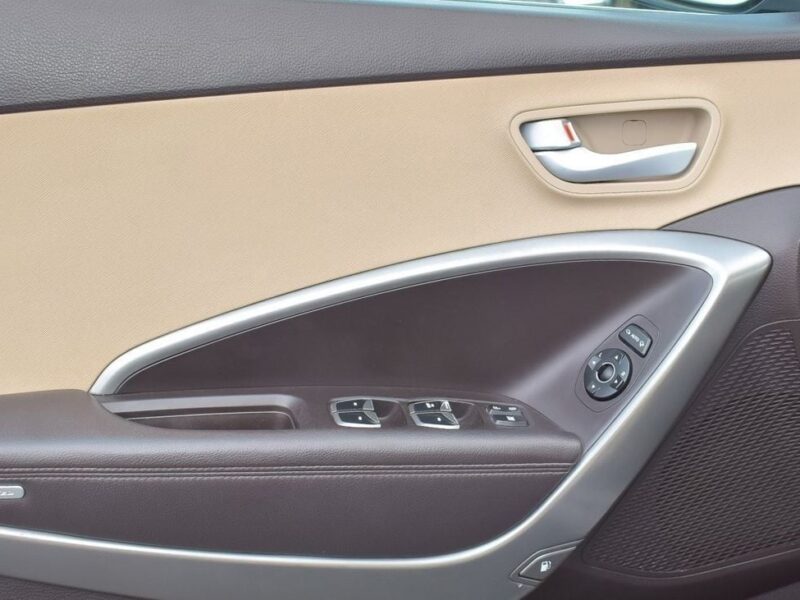 2016 Hyundai Santa Fe 4WD SUV Petrol GCC Specs White Beige