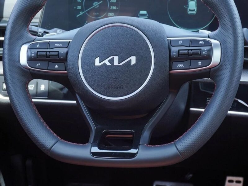 2025 Kia Sportage Kia Sportage 4 Cylinder Engine GCC Specs White Red