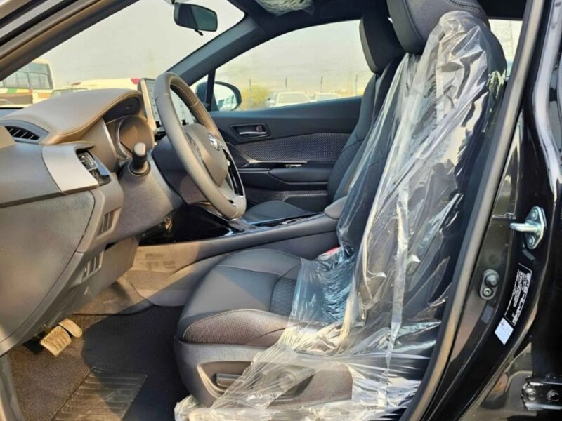 2023 Toyota C-HR LUXURY DUAL TONE 1.8L HYBRID FULL OPTION