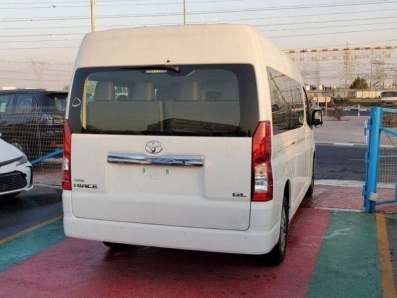 Toyota Hiace Commuter GL 2.8 litre MT Diesel 2026 White Grey