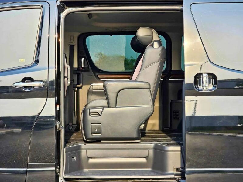 2023 Toyota Granvia PREMIUM 3.5 V6 GCC EXCELLENT CONDITION Black