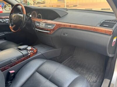 2008 Mercedes-Benz S-Class S 550 in Perfect Condition Silver Black