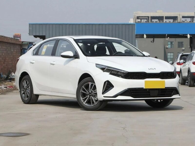 Kia K3 KIA K3 Comfort 1.5L 4 Cylinder Engine 2025 White Black