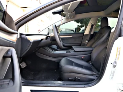 2022 Tesla Model 3 Other 70 - 80 kWh 350 - 450 KM White Black GCC