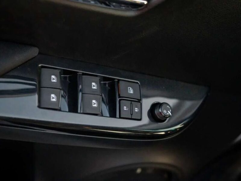 2025 Toyota Hilux SR5 2.4L DIESEL Jordan Specs White Burgundy