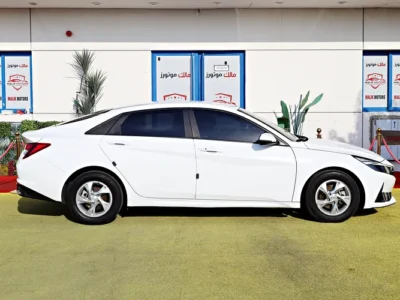 2021 Hyundai Avante Smart 4 Cylinder Engine White Black Sedan