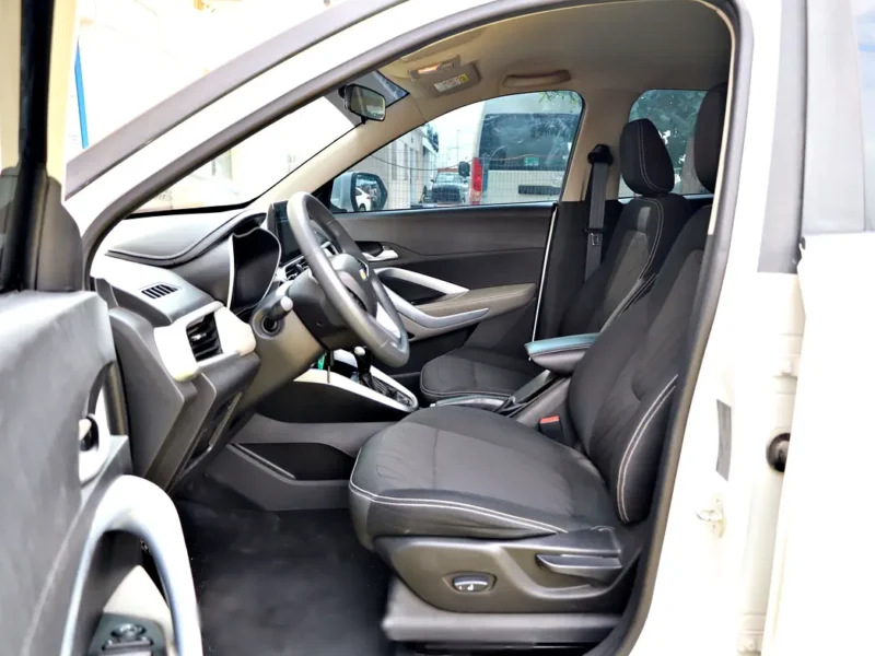 2023 Chevrolet Groove LT 4 Cylinders Engine Petrol GCC Specs White SUV