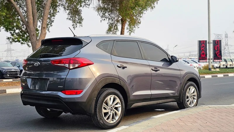 2018 Hyundai Tucson Comfort 4 Cylinder Engine SUV Grey Beige