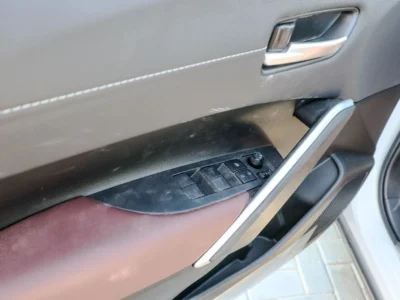 Toyota Corolla Cross 1.8L XL 2025 Toyota Corolla Cross 1.8L White Red