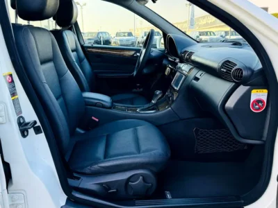 2006 Mercedes-Benz C-Class C230 V6 CLEAN CAR and Neat White Black