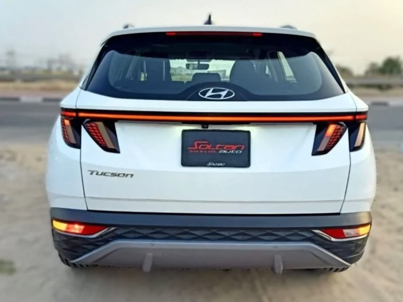 Hyundai Tucson 2.0L 4 Cylinder Petrol 2022 Full Option White Grey