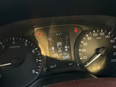 2020 Nissan Navara 4X4 Full Automatic White GCC