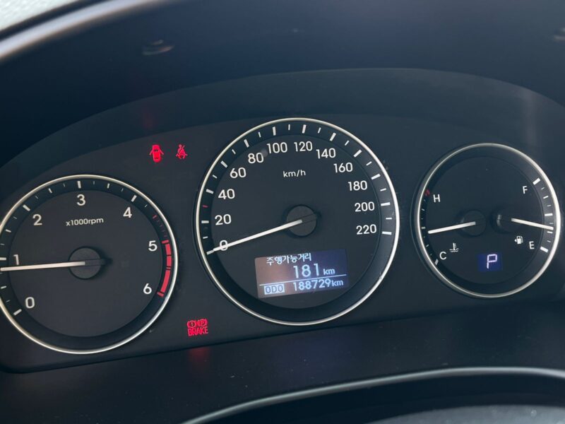 2021 Hyundai H1 Van Automatic Diesel Korean Specs 2 Keys White