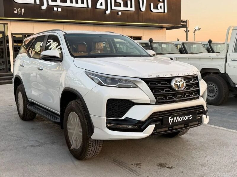 Toyota Fortuner Toyota Fortuner SR5 2.7L 4WD Full Option 2025