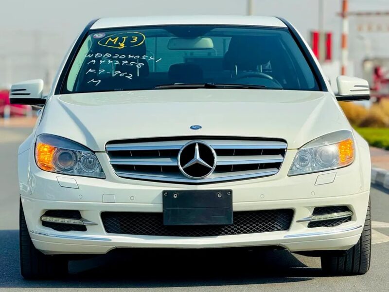 2010 Mercedes-Benz C-Class C300 6 Cylinder Engine White Black Clean Car