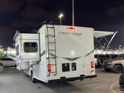 2024 Ford E 450 7.3 litre 8 Cylinders Engine Automatic White Black