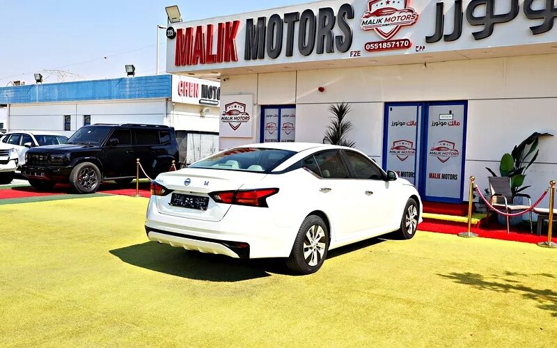 2022 Nissan Altima S 4 Cylinder Engine White Beige