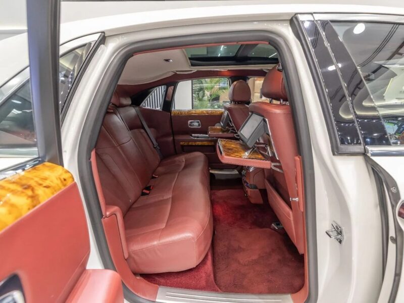 2010 Rolls-Royce Ghost GCC Specs Super Mint Condition White Red
