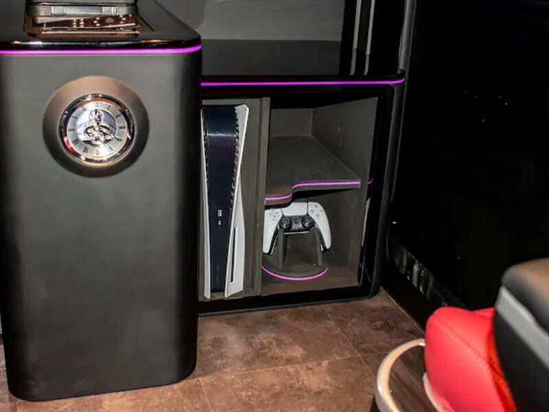 2025 Toyota Hiace GLS VIP Van 4 Cylinder Engine GCC Specs Black Red