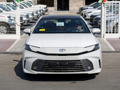 2025 Toyota Camry Hybrid 4 Cylinder Engine Sedan White Tan GCC