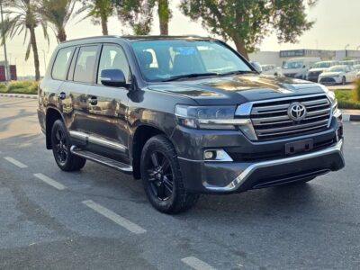 2012 Toyota Land Cruiser 5.7L 8 Cylinder Engine Grey Black