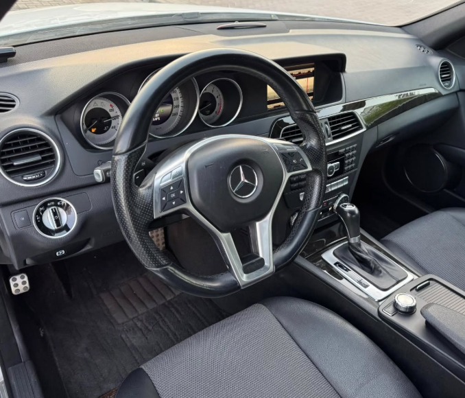 2014 MERCEDES BENZ C350 V6 Body Kit AMG AUCTION GRADE 4/B White Black