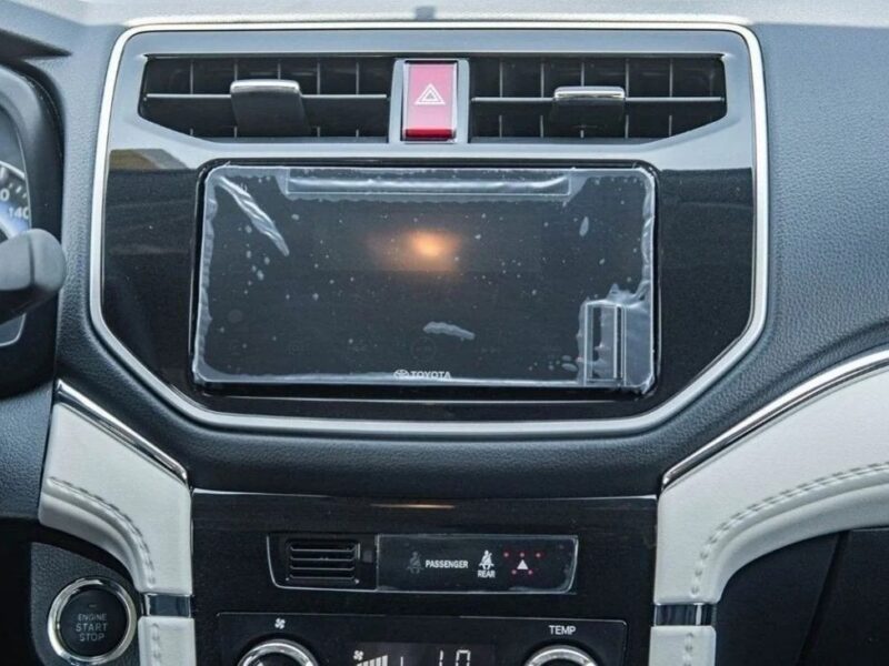 Toyota Rush Toyota Rush 1.5L Petrol AT MY2023 White-Black