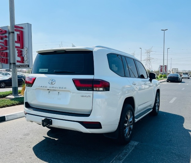 2022 TOYOTA LAND CRUISER White CHASSIS GUARANTEE