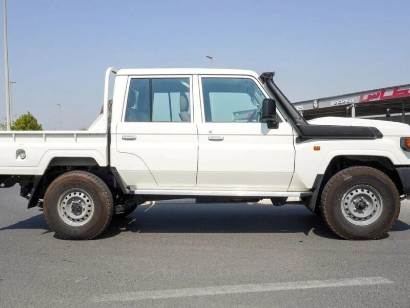 2025 Toyota Land Cruiser Pick Up White Brown Pick Up GCC Specs