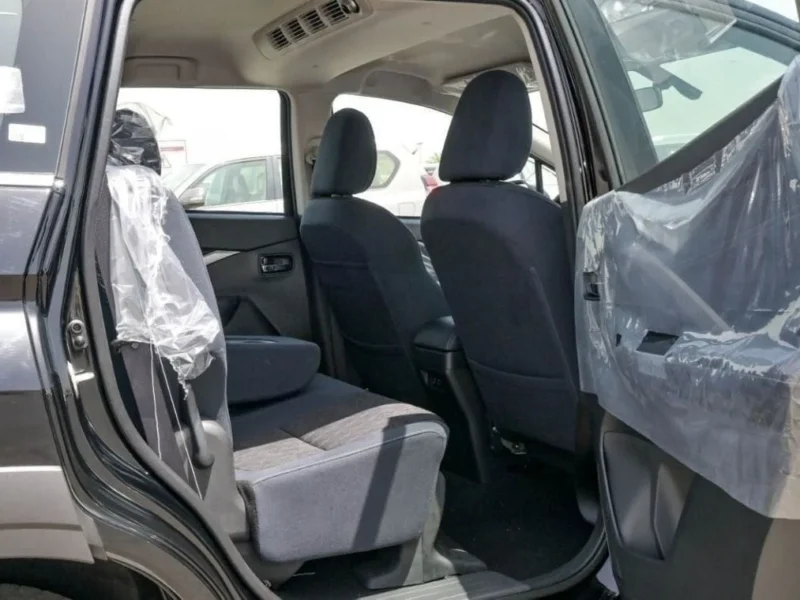 2025 Mitsubishi Xpander Cross 1.5L AT FWD Petrol Black Black GCC Specs